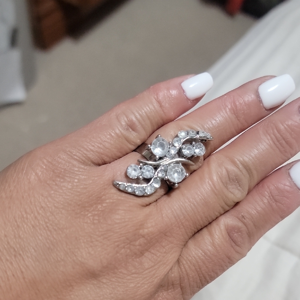 🏷️VINTAGE Elegant Silver Crystal Ring